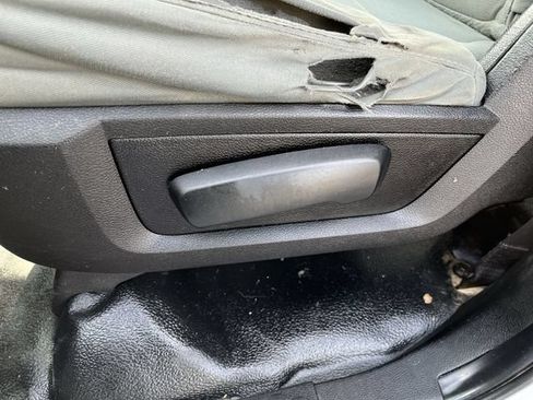 Used 2019 RAM 1500 Classic SLT AWD/4WD image 16