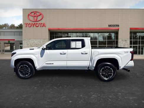 Certified 2026 Toyota Tacoma TRD Sport AWD/4WD image 3