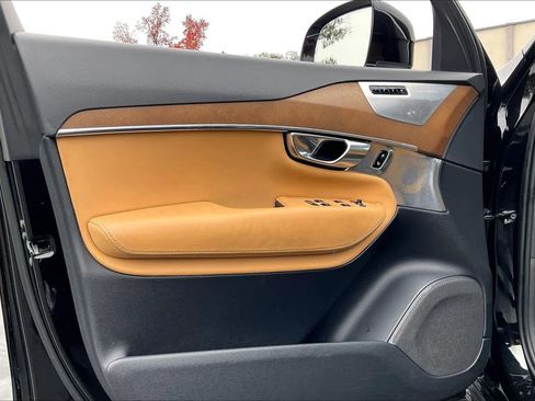 Used 2017 Volvo XC90 T6 Inscription w/ Vision Package image 26