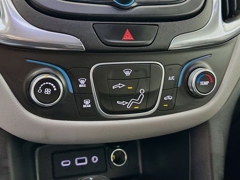 Used 2019 Chevrolet Equinox LT image 22