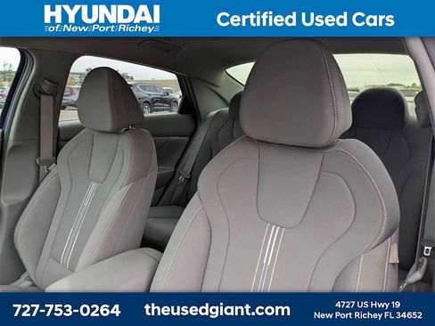 Used 2023 Hyundai Elantra SEL w/ Convenience Package image 7