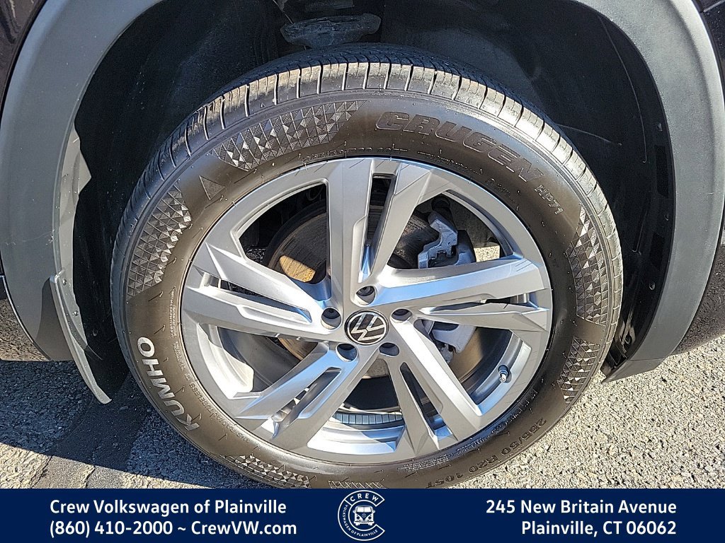 Certified 2024 Volkswagen Atlas Cross Sport SEL R-Line w/ Adventure Package AWD/4WD image 20