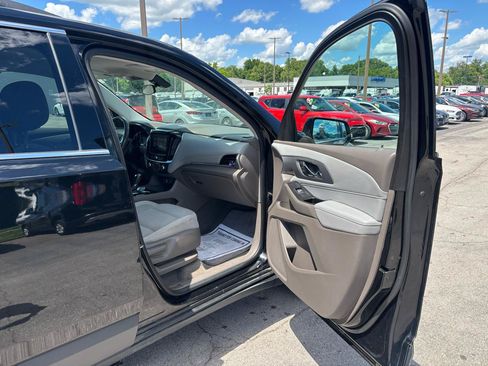 Used 2019 Chevrolet Traverse LT w/ LPO, Cargo Package AWD/4WD image 9