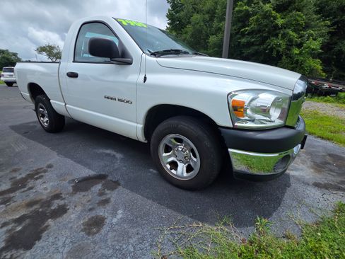 Used 2007 Dodge Ram 1500 Truck ST w/ V6 Value Group RWD image 3