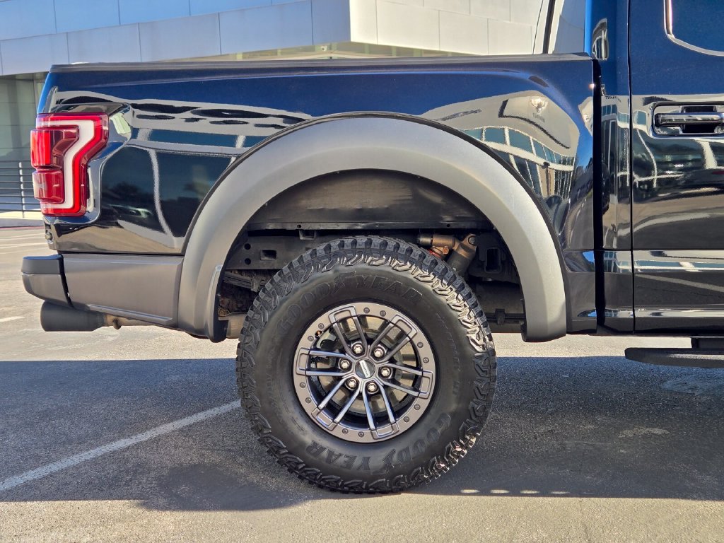 Used 2020 Ford F150 Raptor w/ Equipment Group 802A Luxury AWD/4WD image 8