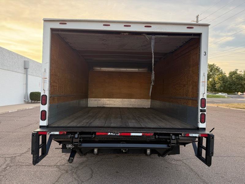 Used 2023 Isuzu NPR RWD image 9