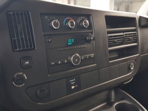 Used 2013 Chevrolet Express 3500 Extended RWD image 16