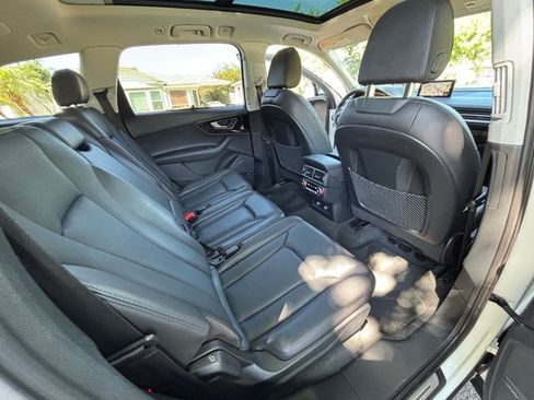 Used 2018 Audi Q7 3.0T Prestige w/ Prestige Package AWD/4WD image 39