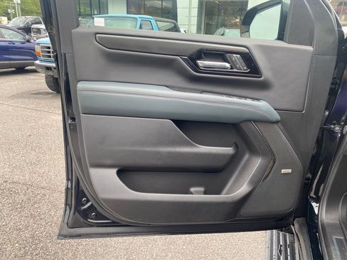 New 2026 GMC Yukon AT4 w/ AT4 Premium Package AWD/4WD image 31