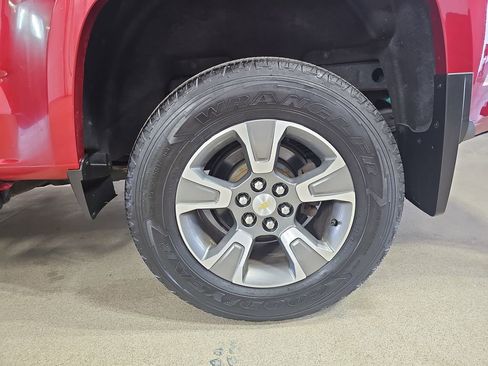 Used 2018 Chevrolet Colorado Z71 AWD/4WD image 38