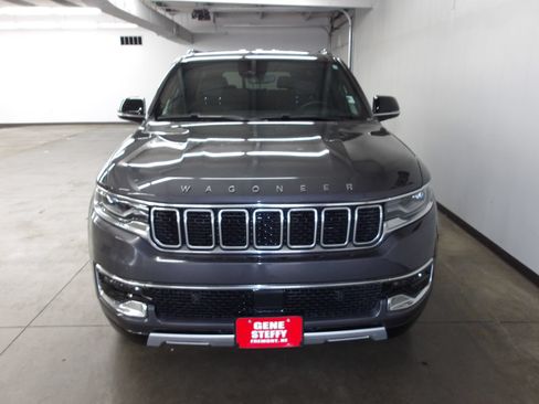 Used 2024 Jeep Wagoneer Series II w/ Flexible Seating Group AWD/4WD image 4