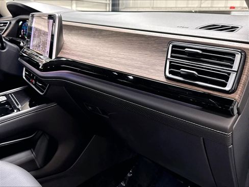 Certified 2026 Volkswagen Atlas SEL Premium R-Line AWD/4WD image 29