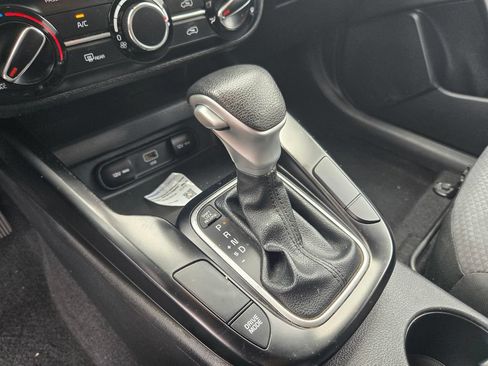 Used 2024 Kia Soul LX FWD image 13