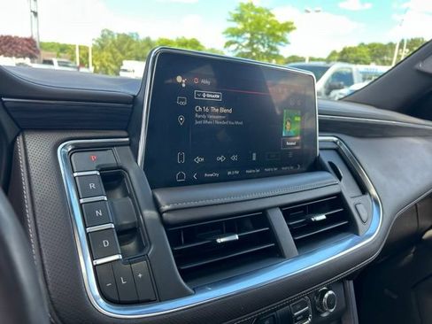 Used 2022 GMC Yukon XL SLT w/ SLT Premium Package AWD/4WD image 25