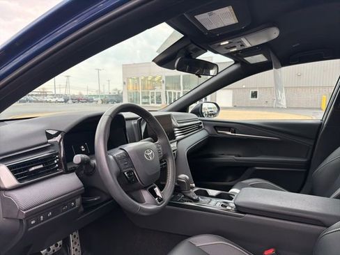 Used 2025 Toyota Camry SE image 12