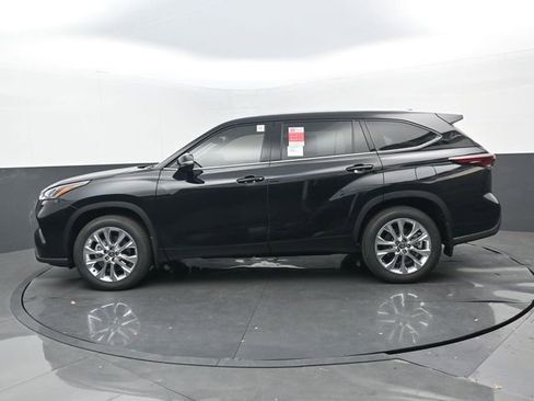 Used 2026 Toyota Highlander Limited image 23