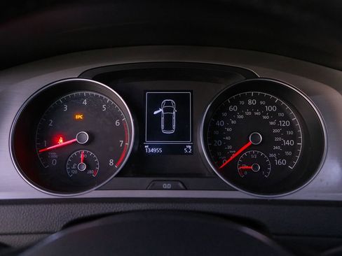 Used 2017 Volkswagen Golf SE image 13