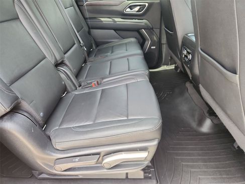 Used 2022 Chevrolet Suburban Z71 w/ Off-Road Capability Package AWD/4WD image 26