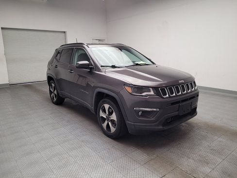 Used 2017 Jeep Compass Latitude w/ Safe & Security Group AWD/4WD image 13