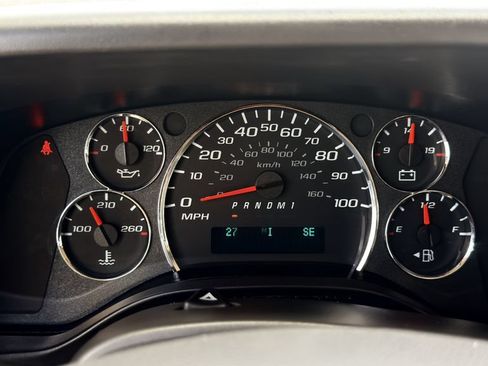 Used 2025 Chevrolet Express 3500 LT w/ LT Preferred Equipment Group RWD image 18