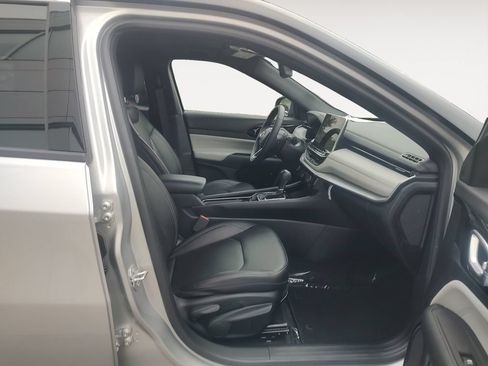Used 2025 Jeep Compass Limited AWD/4WD image 15