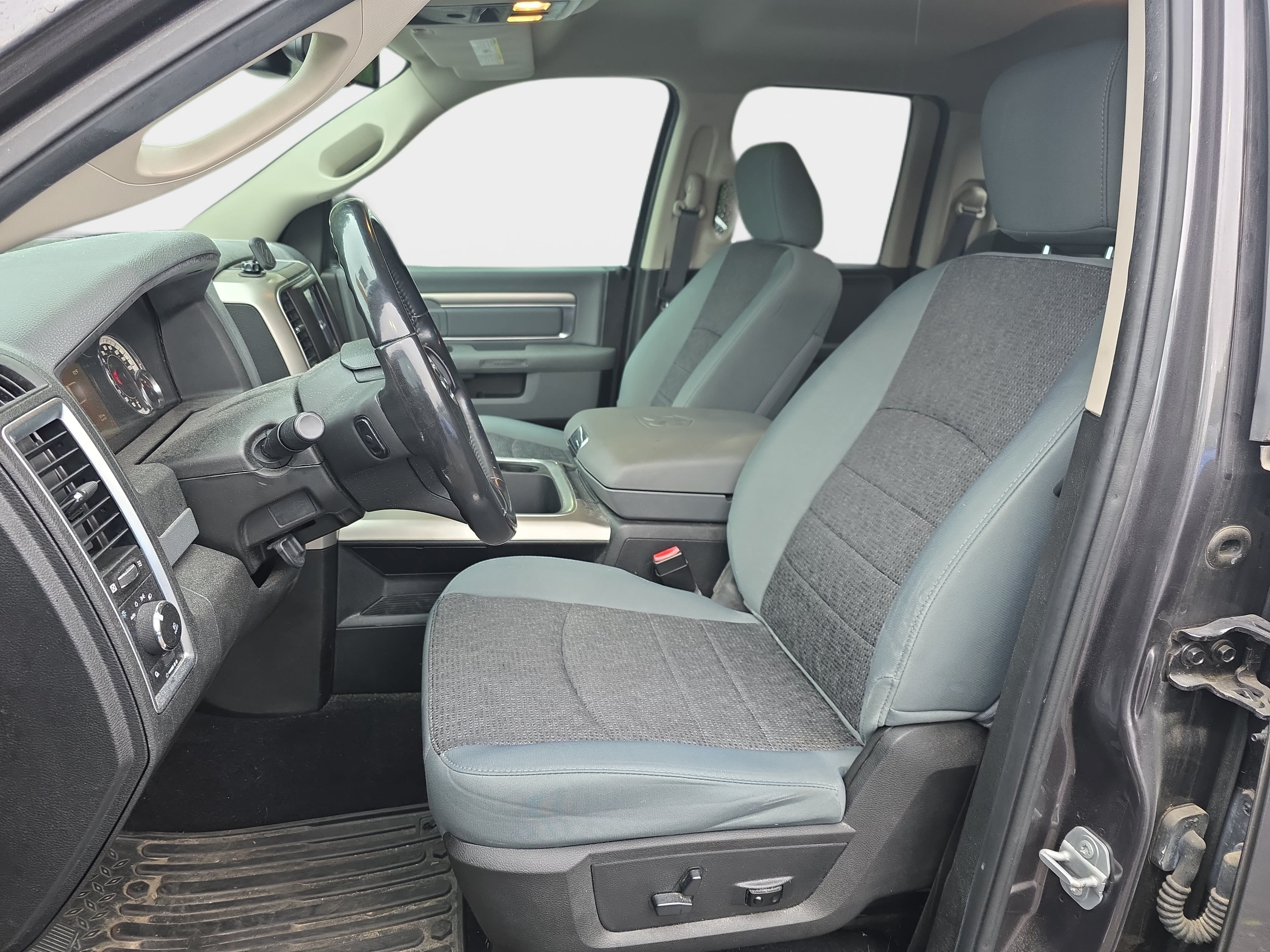 Used 2019 RAM 1500 Big Horn AWD/4WD image 5