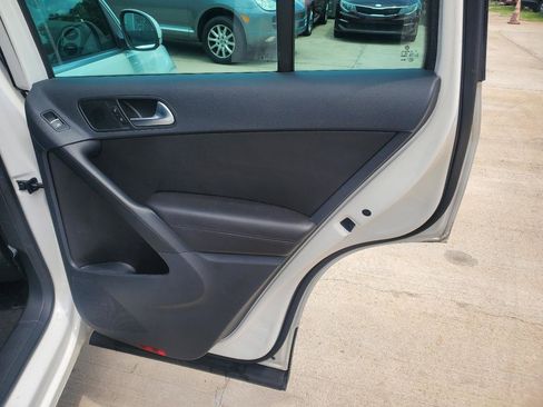 Used 2013 Volkswagen Tiguan SE AWD/4WD image 8