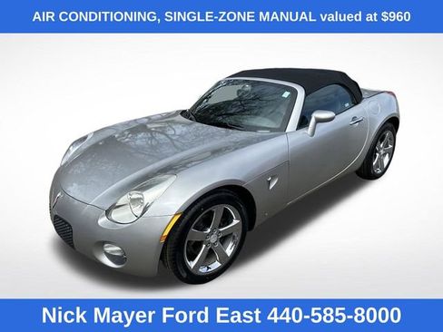 Used 2007 Pontiac Solstice Convertible w/ Premium Package RWD image 3