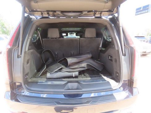 Used 2023 Cadillac Escalade ESV Premium Luxury RWD image 12