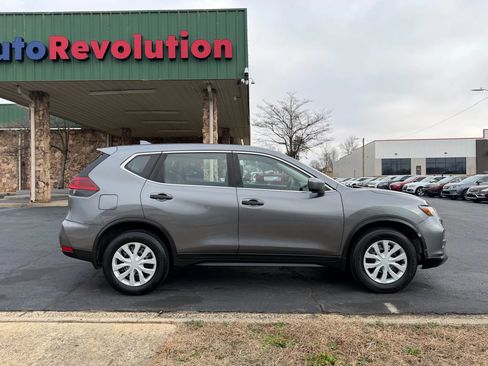 Used 2018 Nissan Rogue S image 8