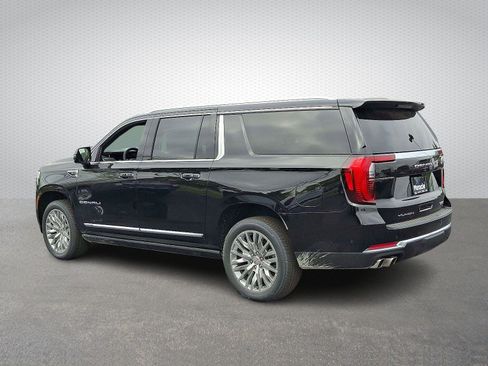 New 2025 GMC Yukon XL Denali w/ Denali Reserve Package image 3