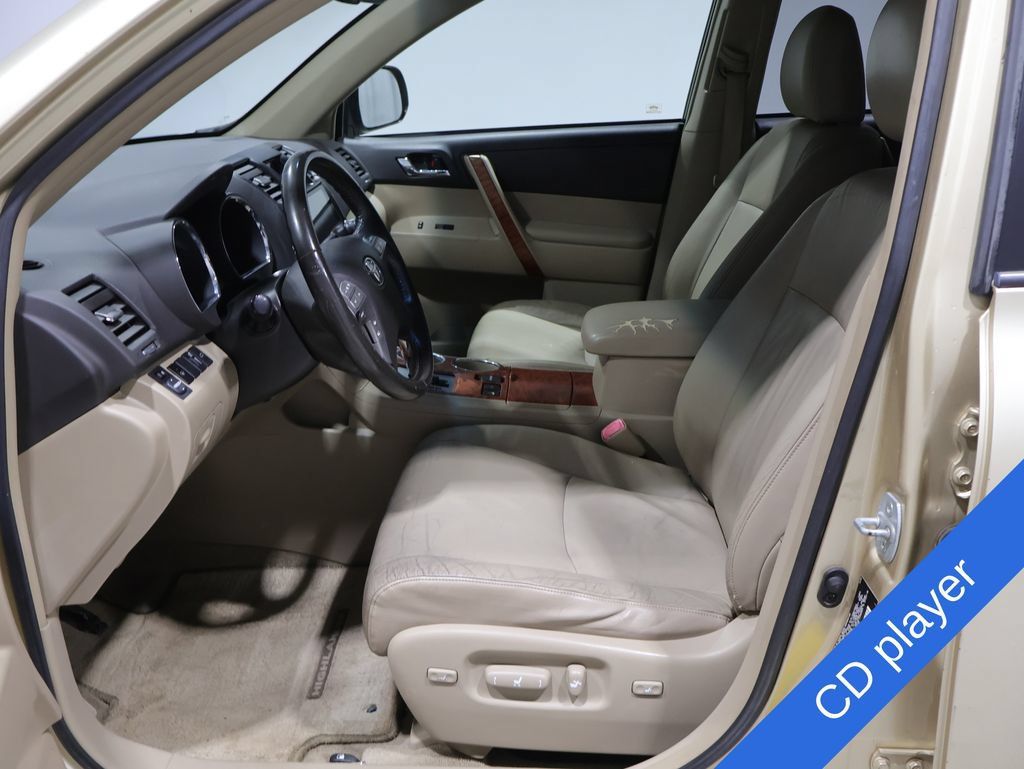 Used 2008 Toyota Highlander Limited AWD/4WD image 2