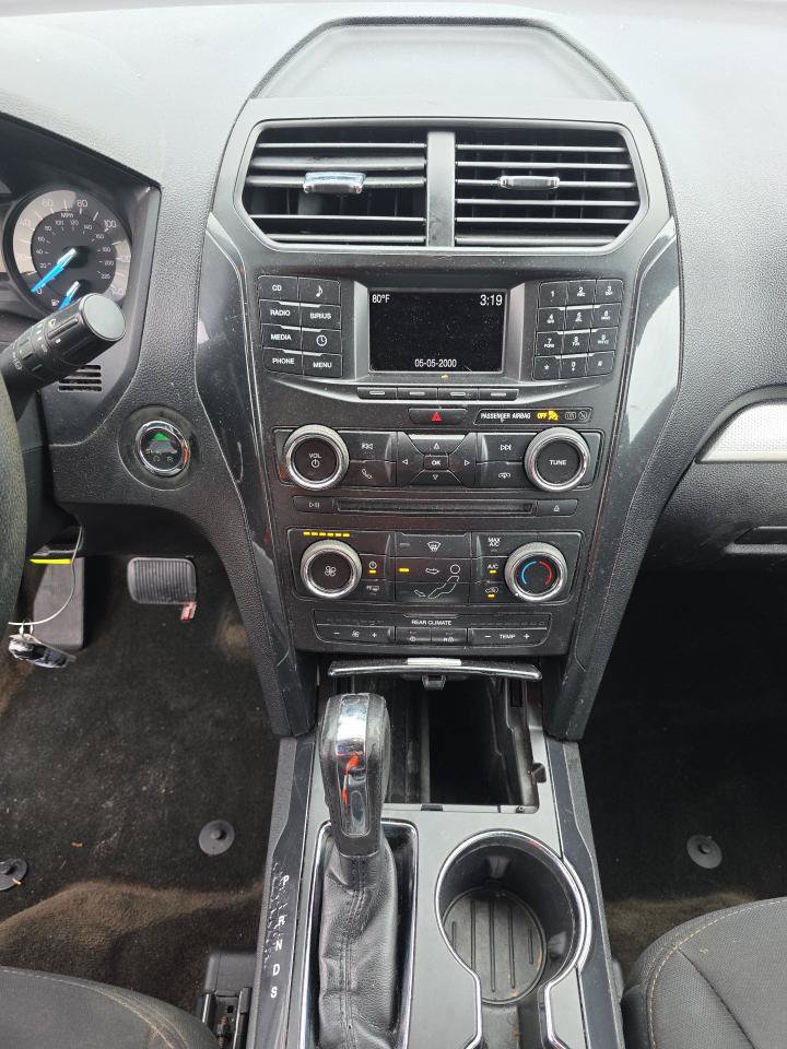 Used 2017 Ford Explorer XLT FWD image 13