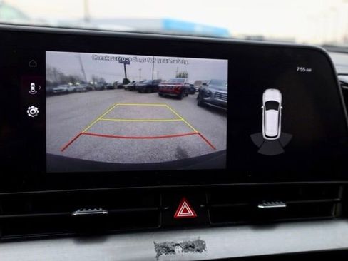 Used 2025 Kia Sportage EX image 9