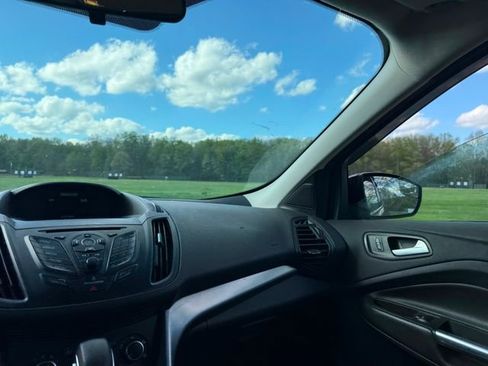 Used 2016 Ford Escape SE w/ SE Cold Weather Package AWD/4WD image 10