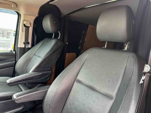 Used 2022 Mercedes-Benz Metris image 13