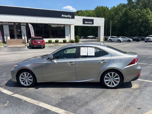 Used 2016 Lexus IS 200t RWD image 6
