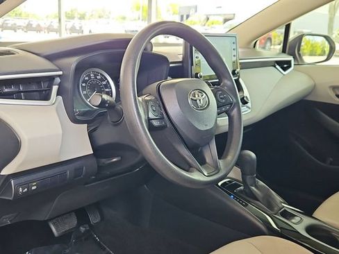 Used 2022 Toyota Corolla LE FWD image 11