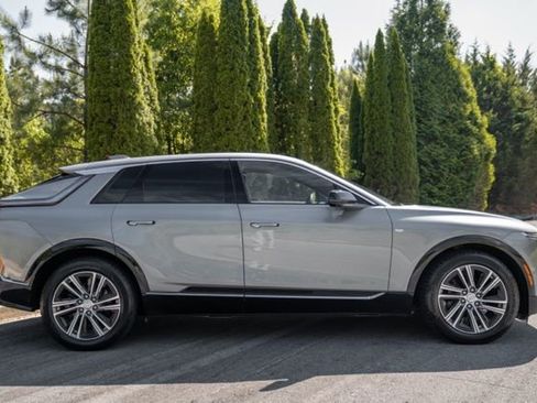 Used 2024 Cadillac Lyriq Luxury RWD image 12