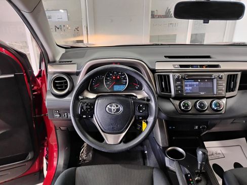 Used 2015 Toyota RAV4 LE FWD image 47