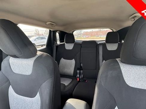 Used 2014 Jeep Cherokee Latitude w/ Comfort/Convenience Group image 30