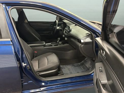 Used 2024 Nissan Altima 2.5 S FWD image 22
