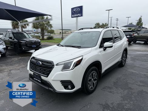 Used 2024 Subaru Forester Premium AWD/4WD image 3