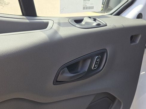 New 2025 Ford Transit 250 148 Medium Roof image 40
