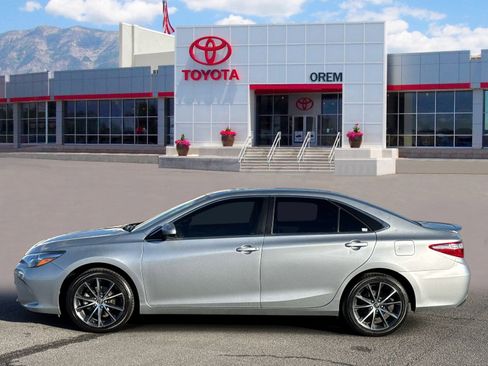Used 2017 Toyota Camry XSE image 6