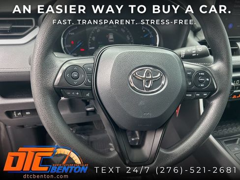 Used 2024 Toyota RAV4 LE AWD/4WD image 16