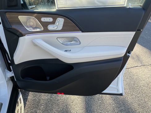 New 2026 Mercedes-Benz GLS 580 4MATIC image 45