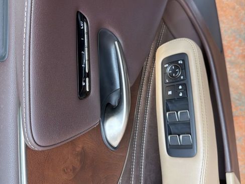 Used 2020 Lexus LS 500 w/ Accessory Package (Z2) image 23