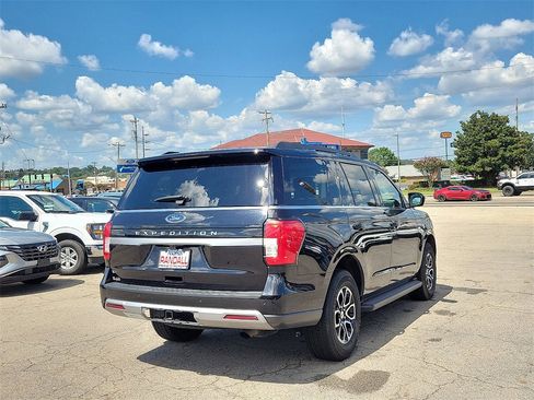 Used 2024 Ford Expedition XLT image 5