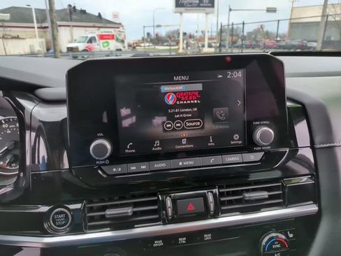 Used 2022 Nissan Pathfinder SV AWD/4WD image 27